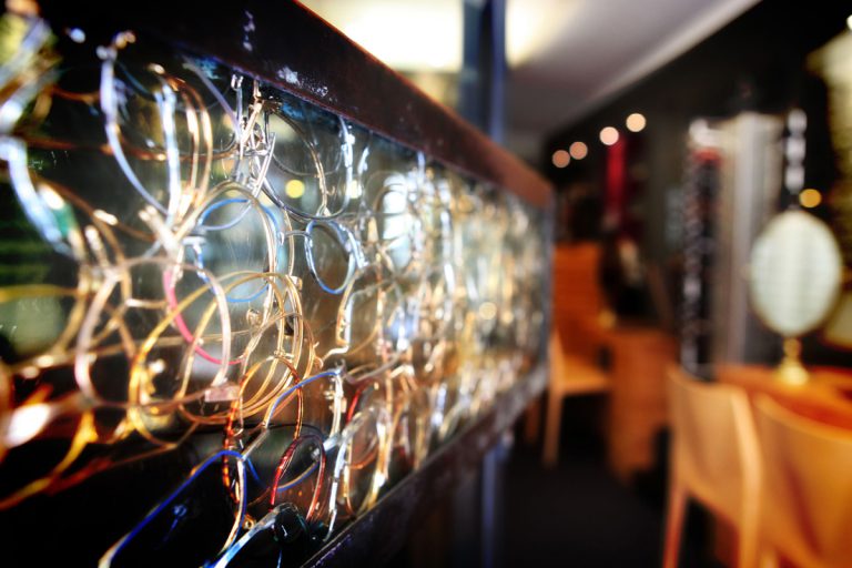 porte dentrée magasin 768x512